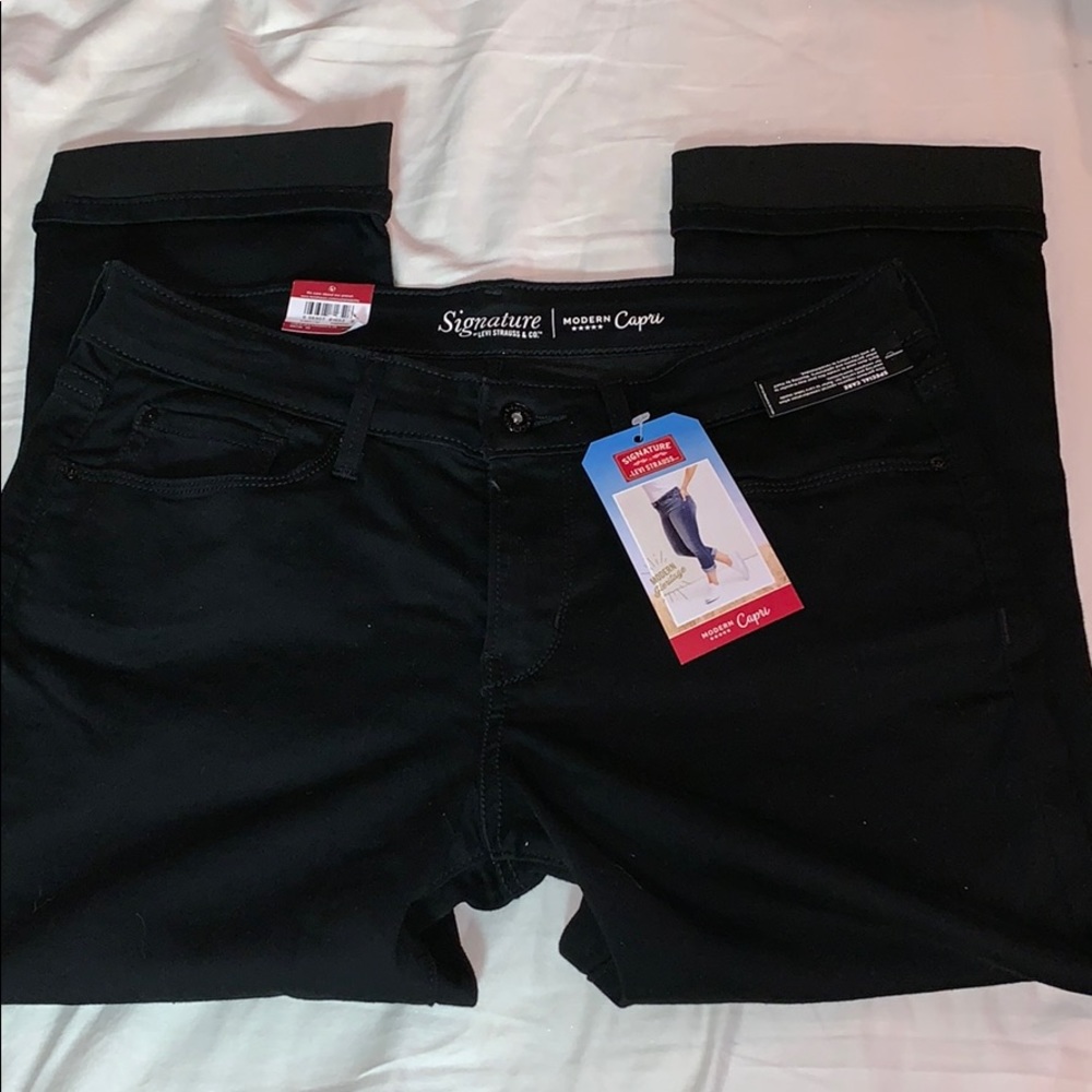 Levi Strauss capris